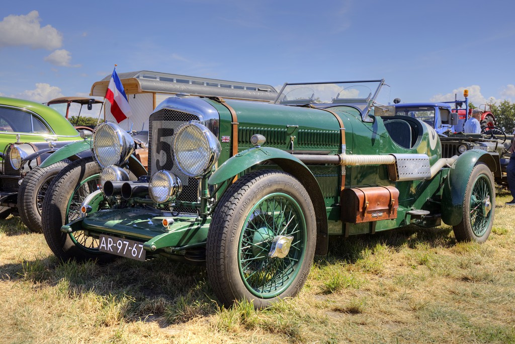 Teal Bugatti Rolls-Royce Silver Shadow bentley citroen traction avant t ford lotus morgan oldtimer wegverkeer transport verkeer vervoer vervoersmiddel co2 stikstof hybride auto